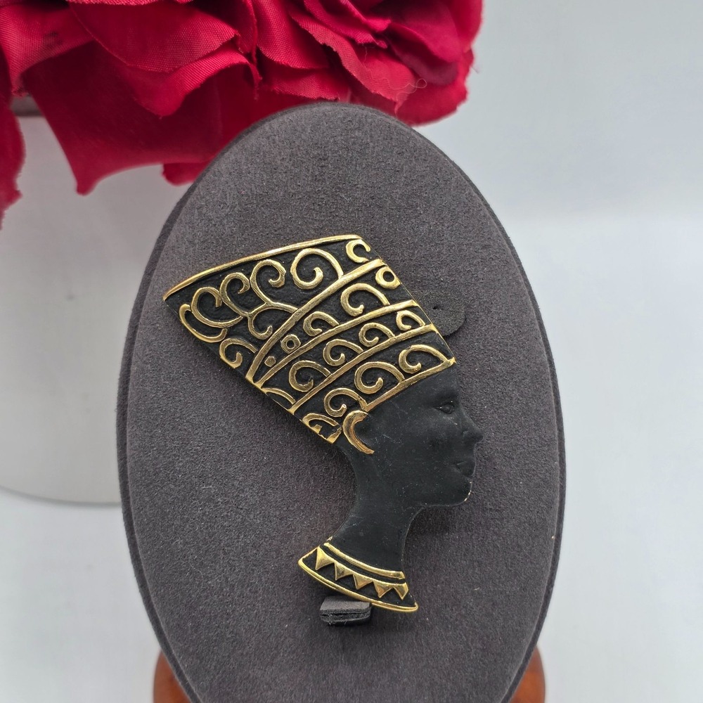 Nefertiti Silhouette Brooch Egyptian Queen Pendant Vintage Gold Tone Black Queen